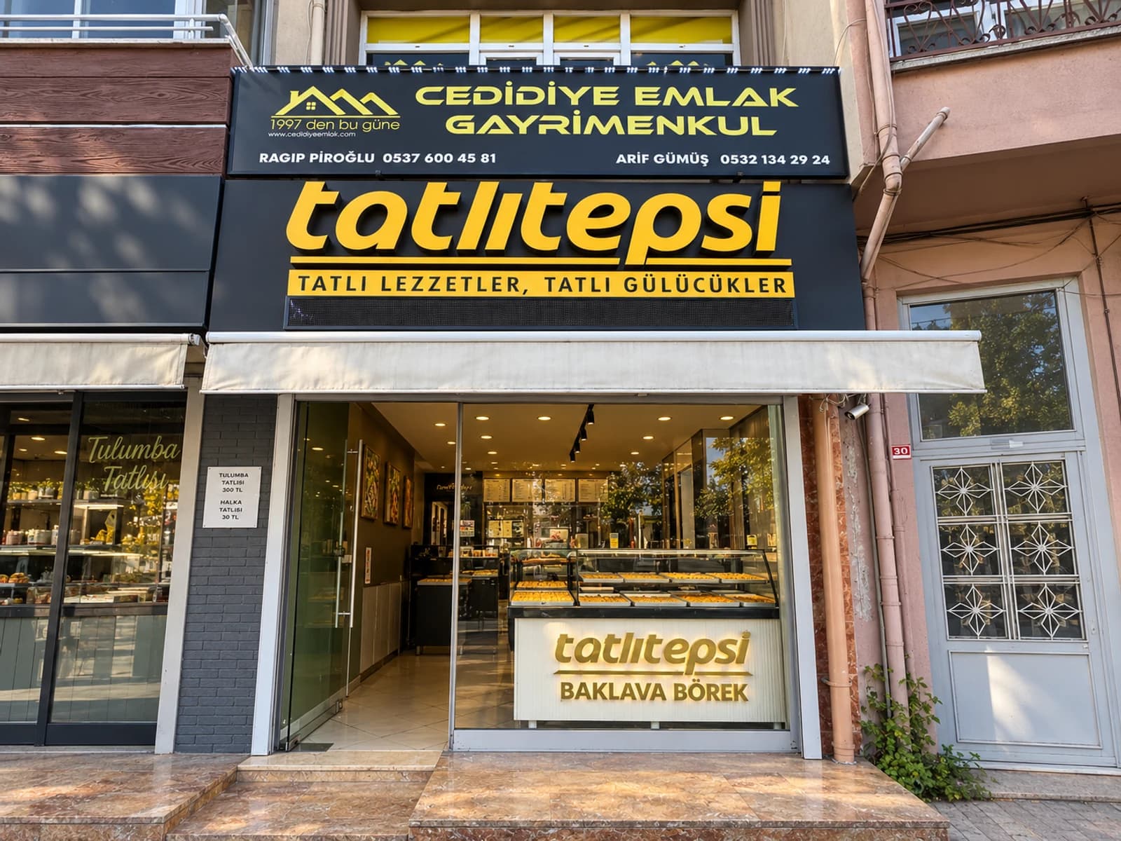 Tatlı Tepsi Bolu Caddesi Şube, Düzce dış cephesi